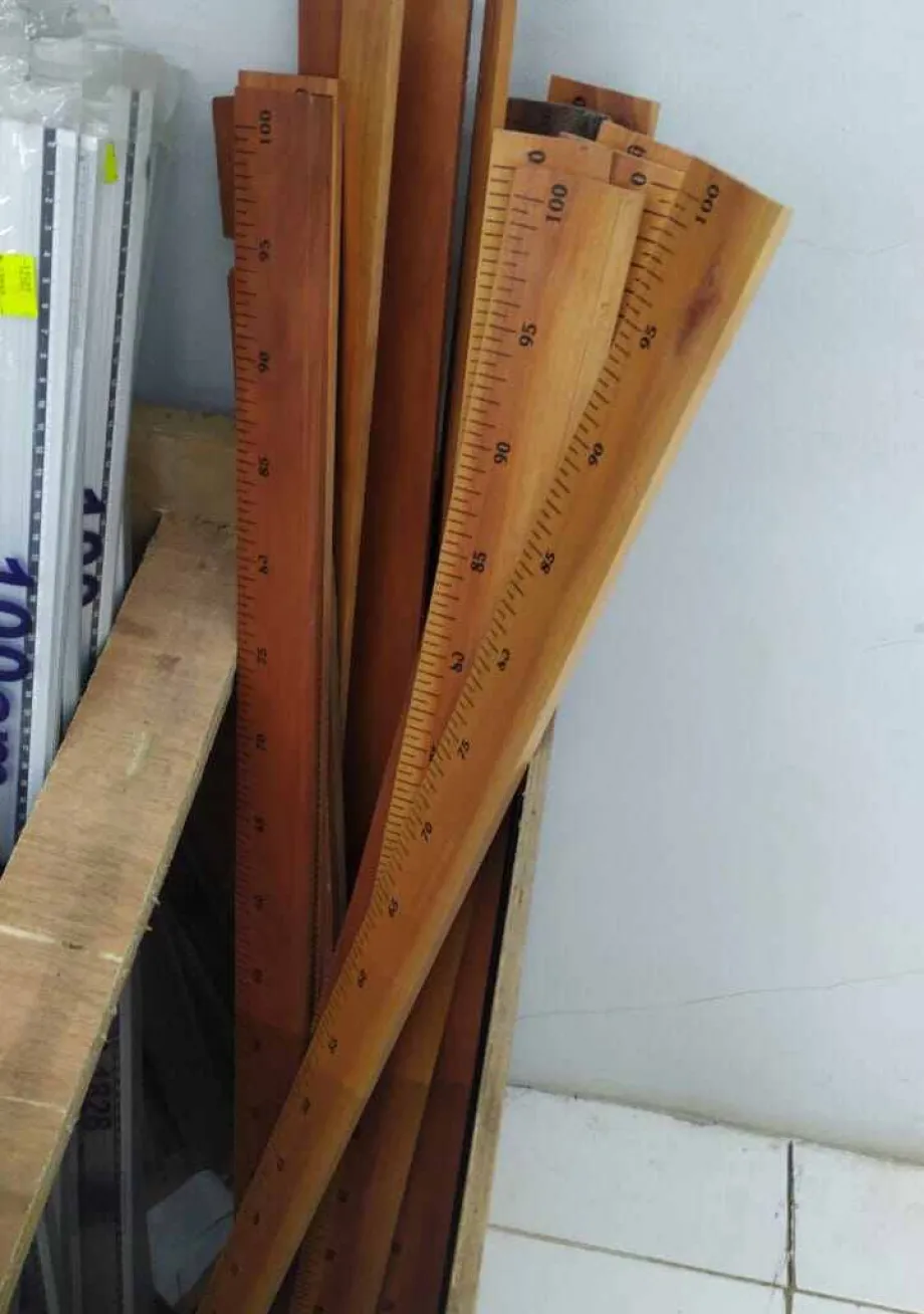 Penggaris PENGGARIS KAYU 1M 1 ~item/2024/1/16/penggaris_kayu_papan_tulis_1_meter