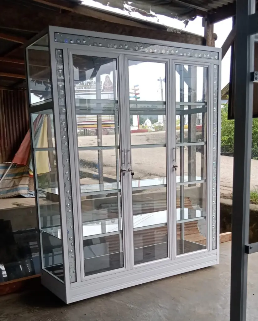 LEMARI KACA CUSTOM  150 cm    180 cm