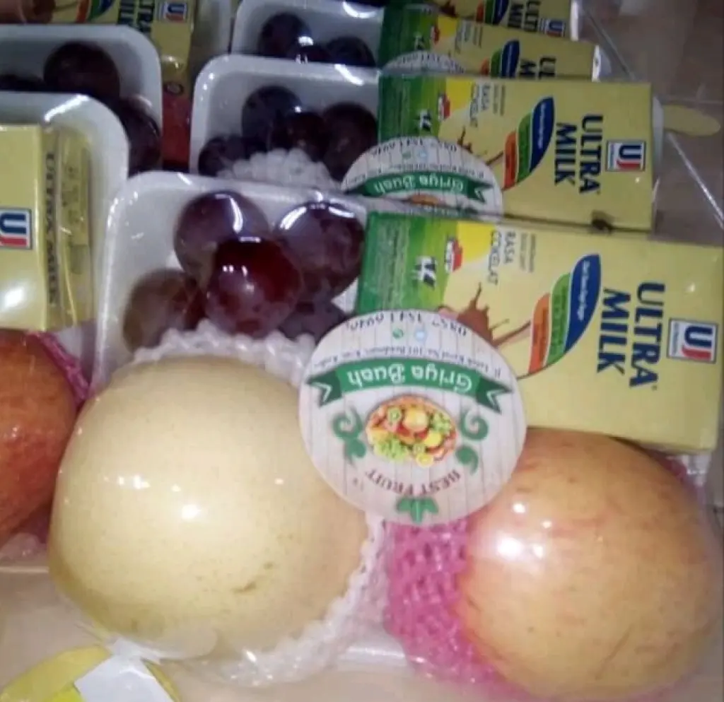 Paket Susu dan Buah