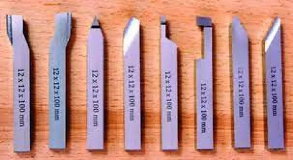 Pahat bubut alur dalam  lebar 3 