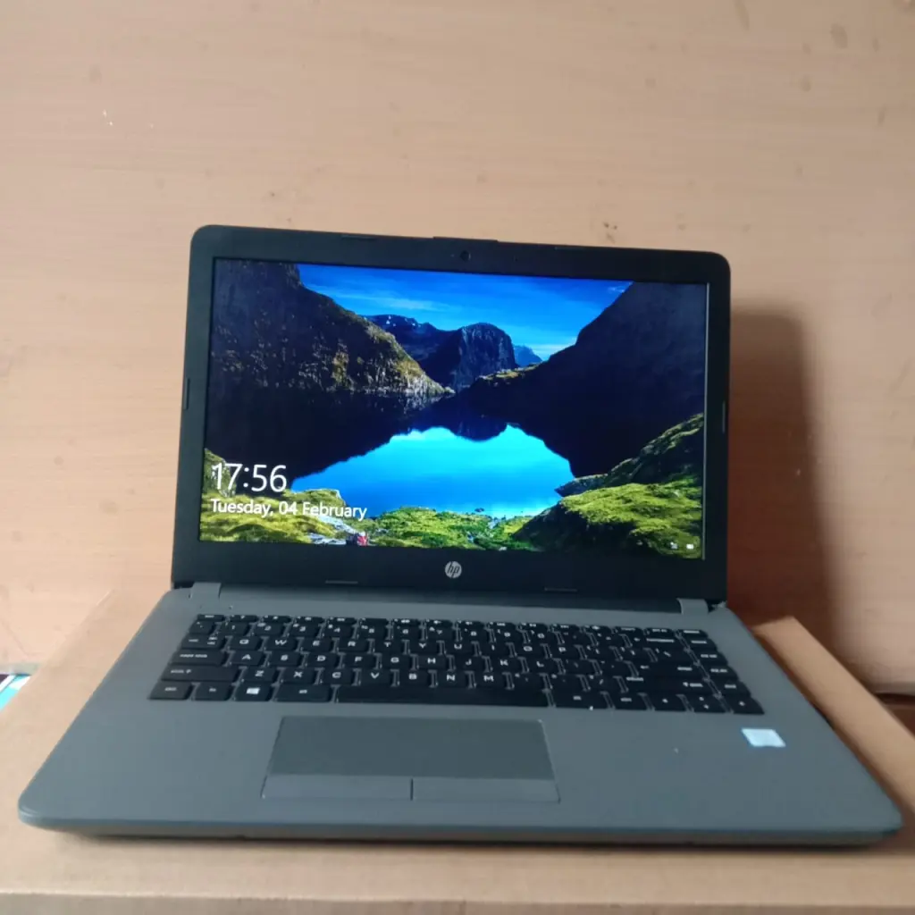 Laptop HP 240 G6